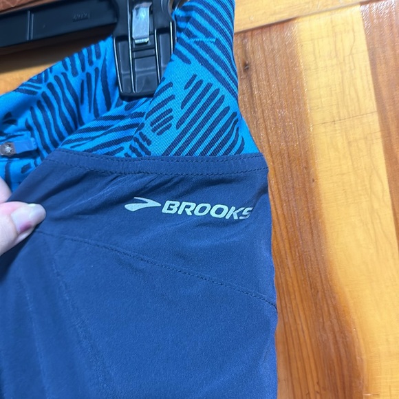 Brooks Women's 2-in-1 Blue Athletic Shorts - Picture 9 of 12